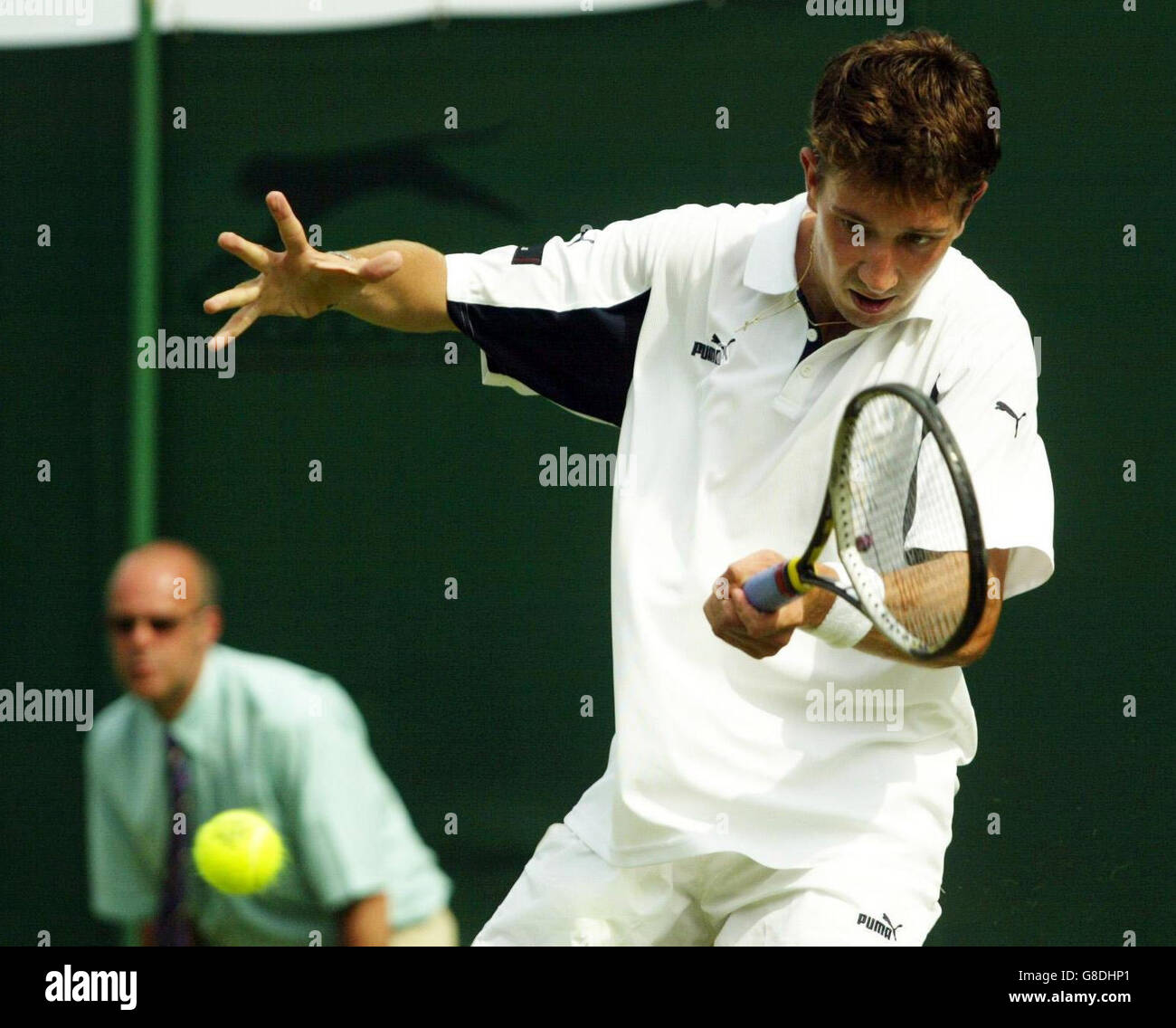 Tennis - Wimbledon Championships 2005 - erste Runde der Männer - Alex Bogdanovic gegen Kevin Kim - All England Club. Der britische Alex Bogdanovic. Kevin Kim besiegte Alex Bogdanovic 6-7, 6-1, 6-4, 6-2. Stockfoto