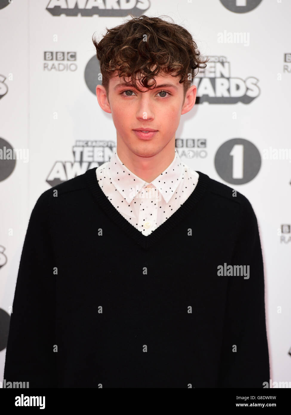 Troye Sivan bei der Ankunft für die Teen Awards von BBC Radio 1, Wembley Arena, London. DRÜCKEN Sie VERBANDSFOTO. Bilddatum: Sonntag, 8. November 2015. Bildnachweis sollte lauten: Ian West/PA Wire Stockfoto