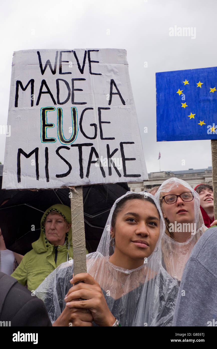 Anti-Brexit-Kundgebung am Trafalgar Square Folgendes gewählt europäisches Referendum zu verlassen. Stockfoto