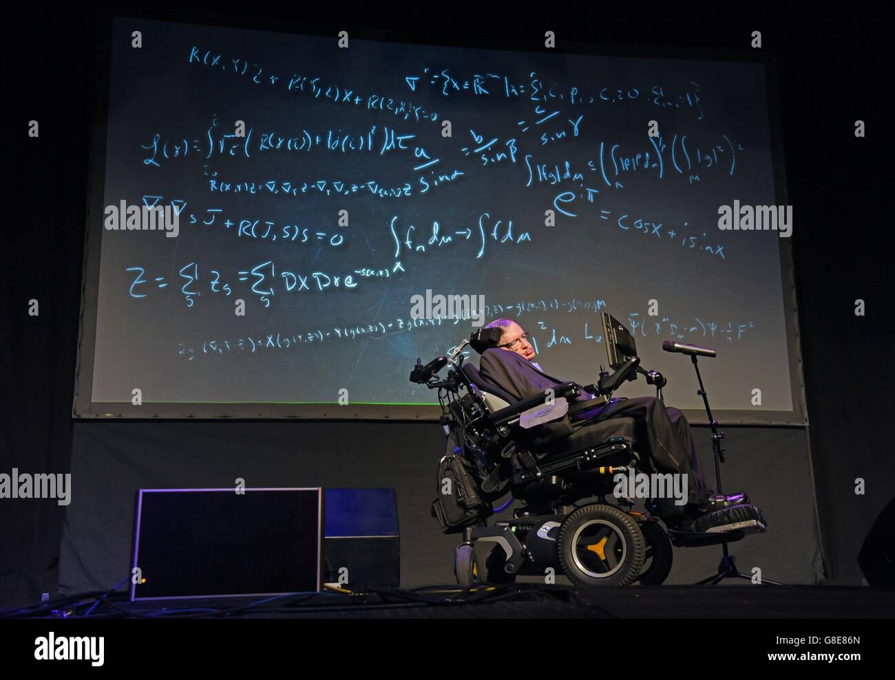 Stephen Hawking in Anwesenheit für STARMUS III Festival 2016: Hommage an Stephen Hawking - Mi, Piramide de Arona, Teneriffa, Kanarische Inseln,--29. Juni 2016. Foto von: Derek Sturm/Everett Collection Stockfoto