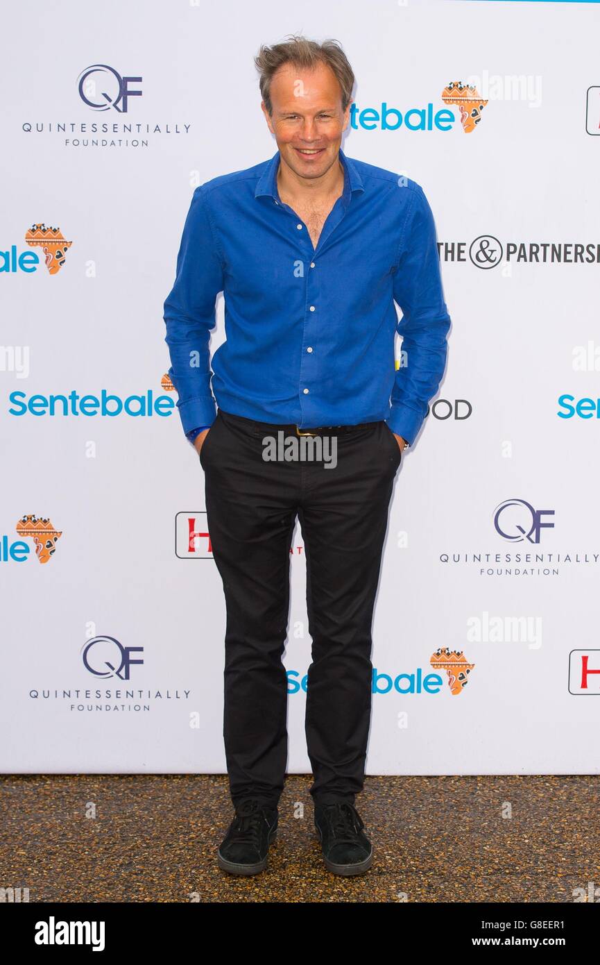 Tom Bradbury Teilnahme an einem Konzert, veranstaltet von Prinz Harry Charity Sentebale im Kensington Palace Gardens, London, um Bewusstsein und die Mittel für Jugendliche mit HIV in Afrika südlich der Sahara zu erhöhen. Stockfoto