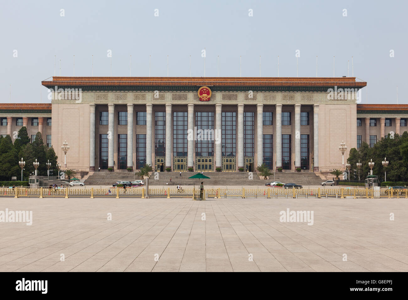 Peking, China - 20. Juni 2016: Vorderansicht von der großen Halle des Volkes auf dem Tianmen Platz, Beijing. Stockfoto