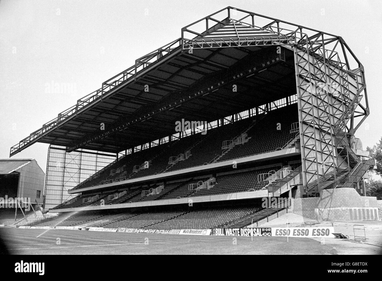 Fußball - Football League Division One - Chelsea - Stamford Bridge. Allgemeine Ansicht des Ostens Stand an Stamford Bridge Stockfoto