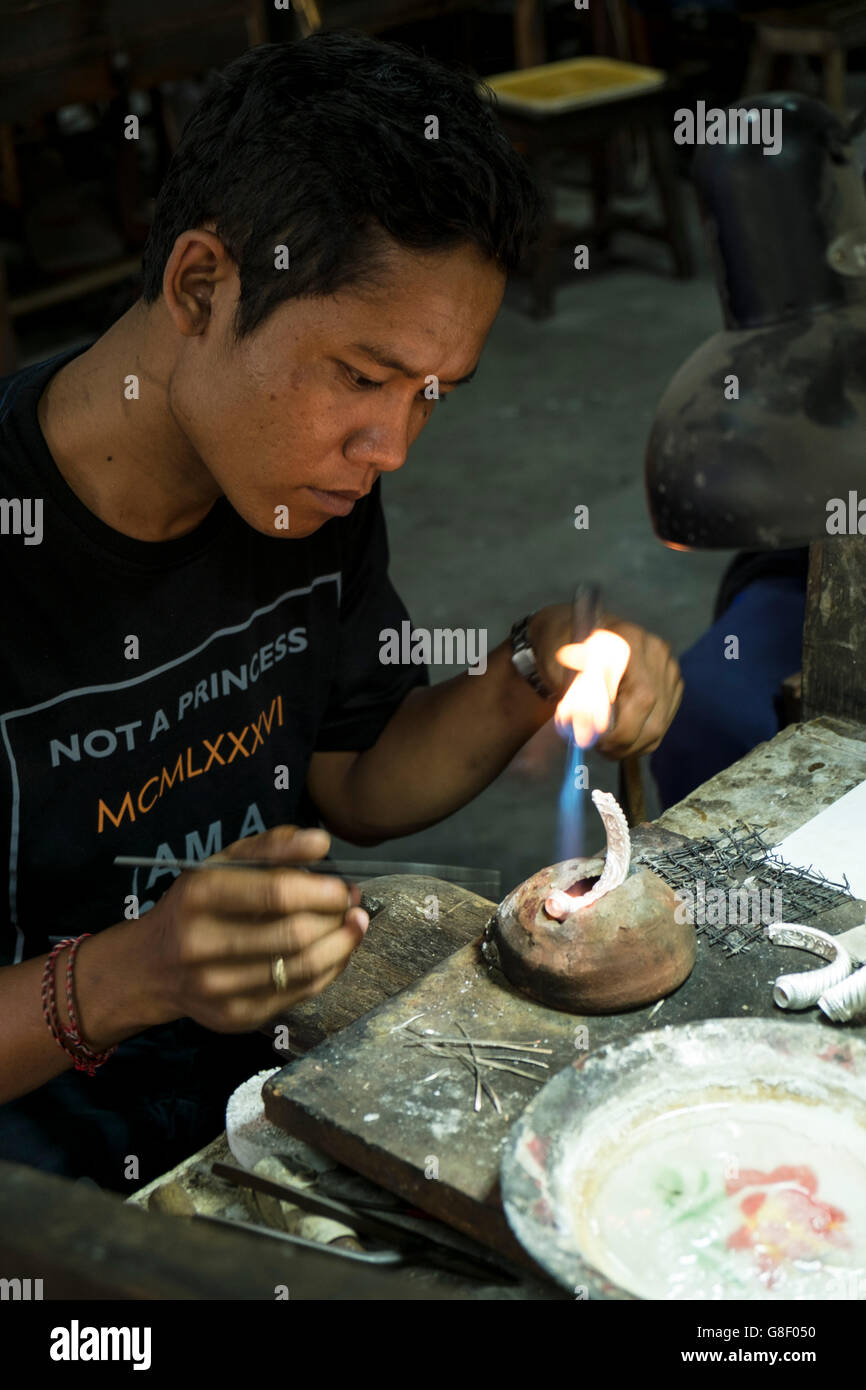 Silberschmiede in Bali, Indonesien Stockfoto