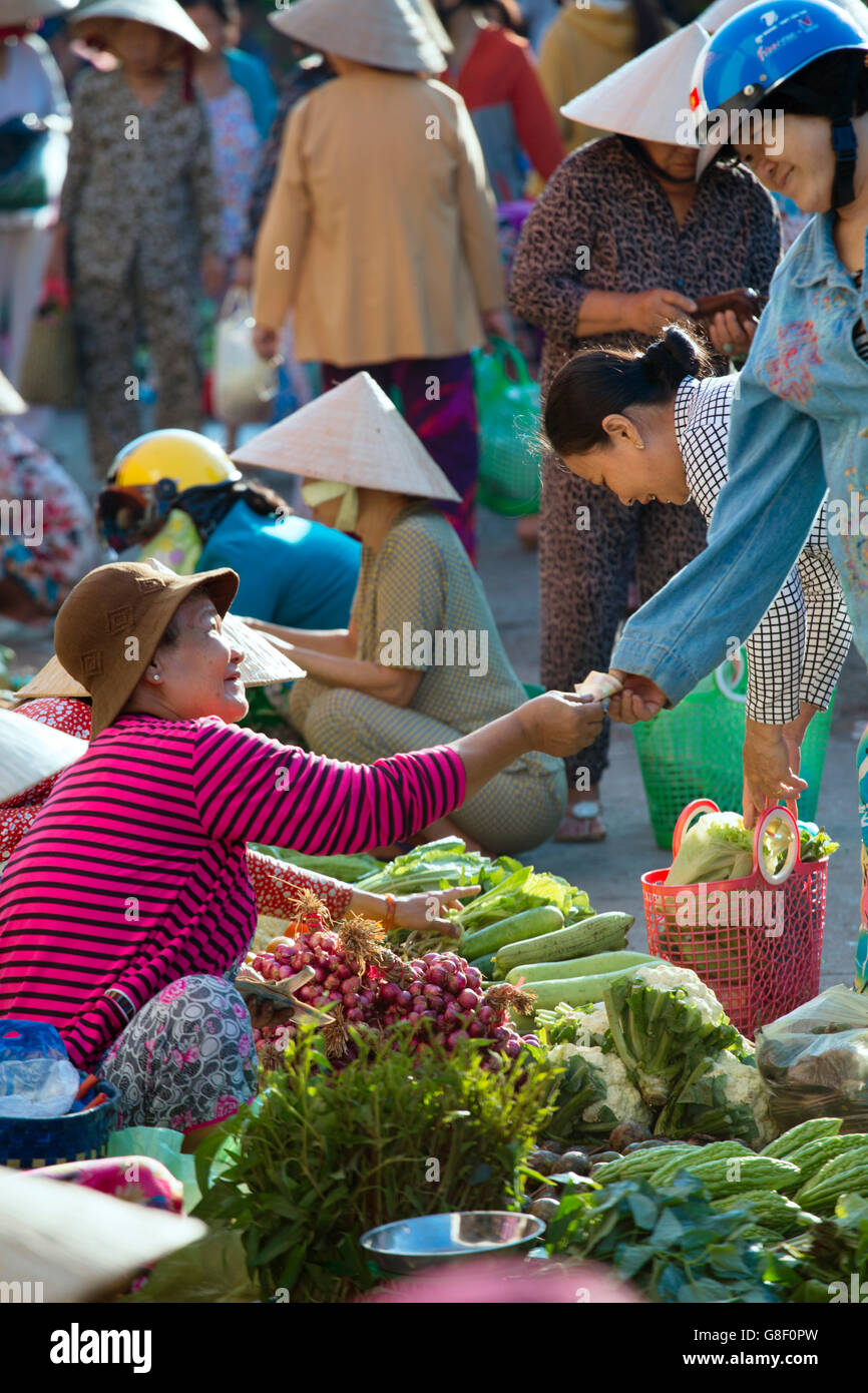 Straßenmarkt in Vietnam Stockfoto