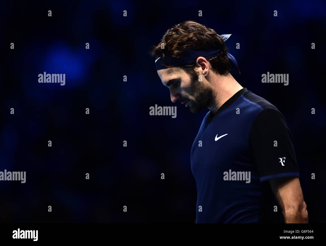 Der Schweizer Roger Federer beim Finale der ATP World Tour Finals in der O2 Arena, London. DRÜCKEN SIE ASSOCIATION Photo. Bilddatum: Sonntag, 22. November 2015. Siehe PA Geschichte TENNIS London. Bildnachweis sollte lauten: Adam Davy/PA Wire. EINSCHRÄNKUNGEN: , Keine kommerzielle Nutzung ohne vorherige Genehmigung, bitte kontaktieren Sie PA Images für weitere Informationen: Tel: +44 (0) 115 8447447. Stockfoto