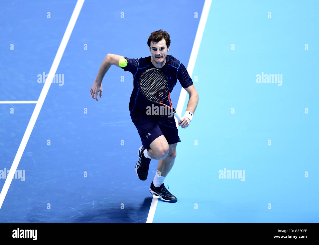 Jamie Murray in Aktion während seines Doppelmatches am ersten Tag des ATP World Tour Finals in der O2 Arena, London. DRÜCKEN SIE „ASSOCIATION Photo“. Bilddatum: Sonntag, 15. November 2015. Siehe PA Geschichte TENNIS London. Bildnachweis sollte lauten: Adam Davy/PA Wire Stockfoto