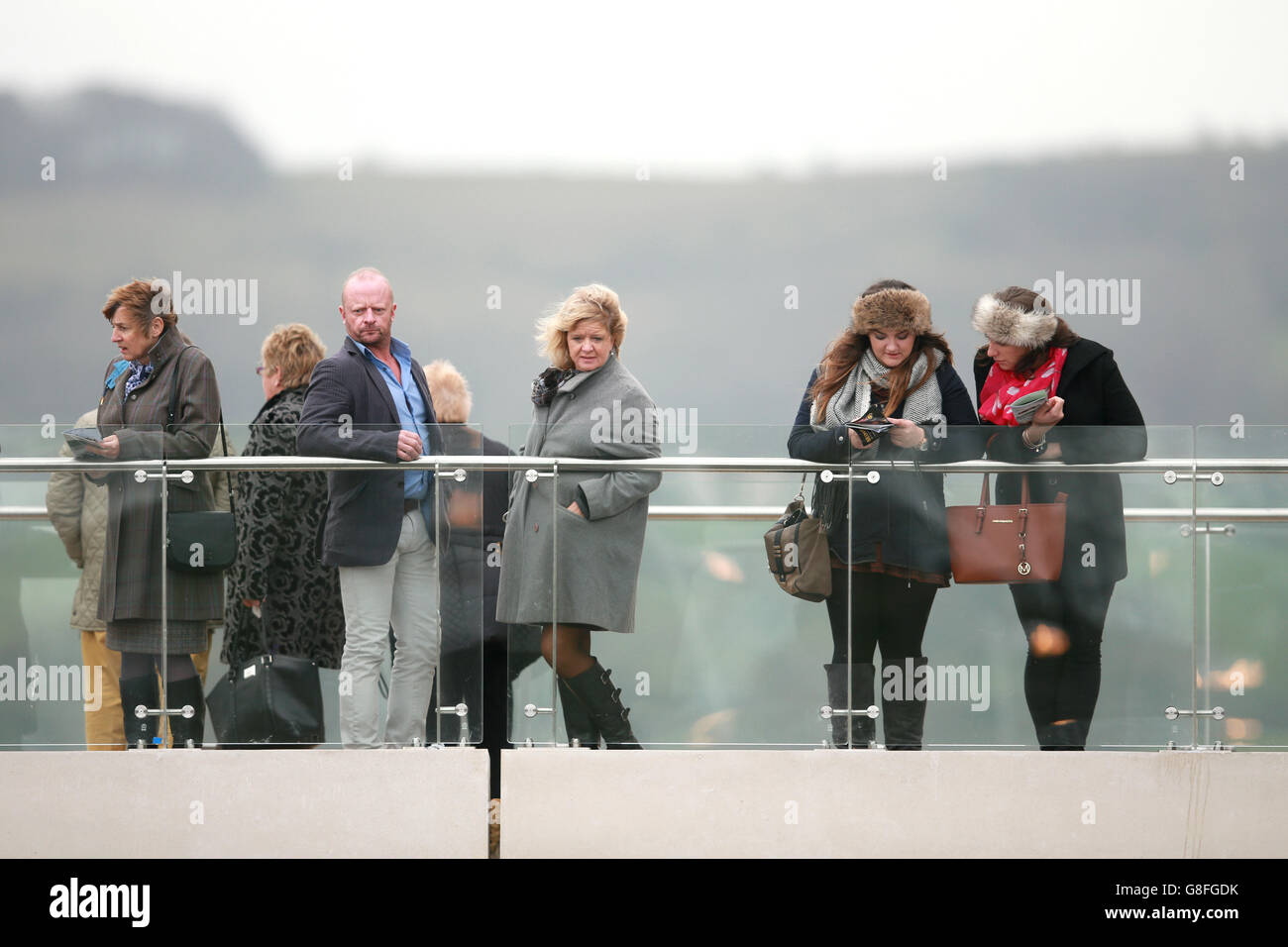 Cheltenham Races - The Open - The Open Sunday. Rennwagen auf dem Crescent Walkway auf der Cheltenham Racecourse Stockfoto