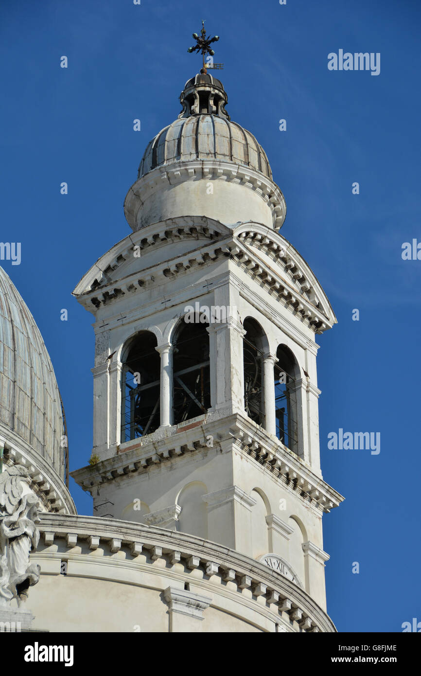 Santa Maria di Gesundheit schönen barocken Glockenturm in Venedig, entworfen vom Architekten Longhena 1631 Stockfoto