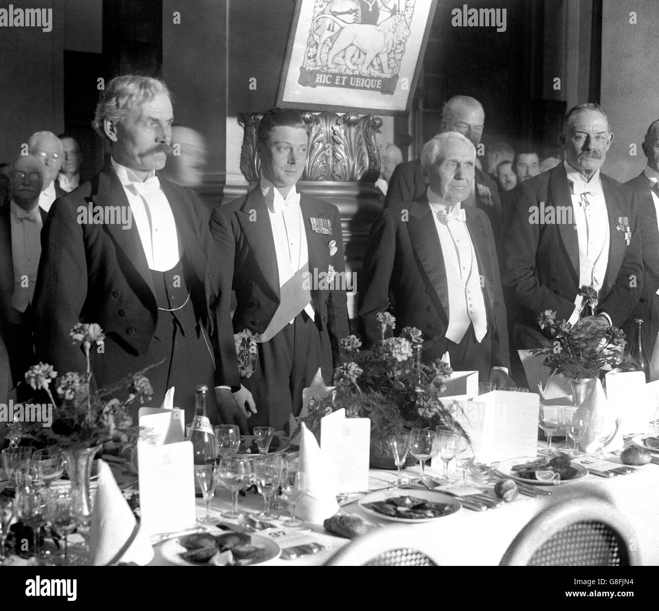 Der Prinz von Wales (2. Links) und Premierminister Ramsay MacDonald (ganz links) bei einem Abendessen des Pilgrims' Club im Hotel Victoria. Unter den Gästen des Clubs waren Herr Kellog, der neue amerikanische Botschafter und Sir Esme Howard, der neue britische Botschafter in den USA. Stockfoto