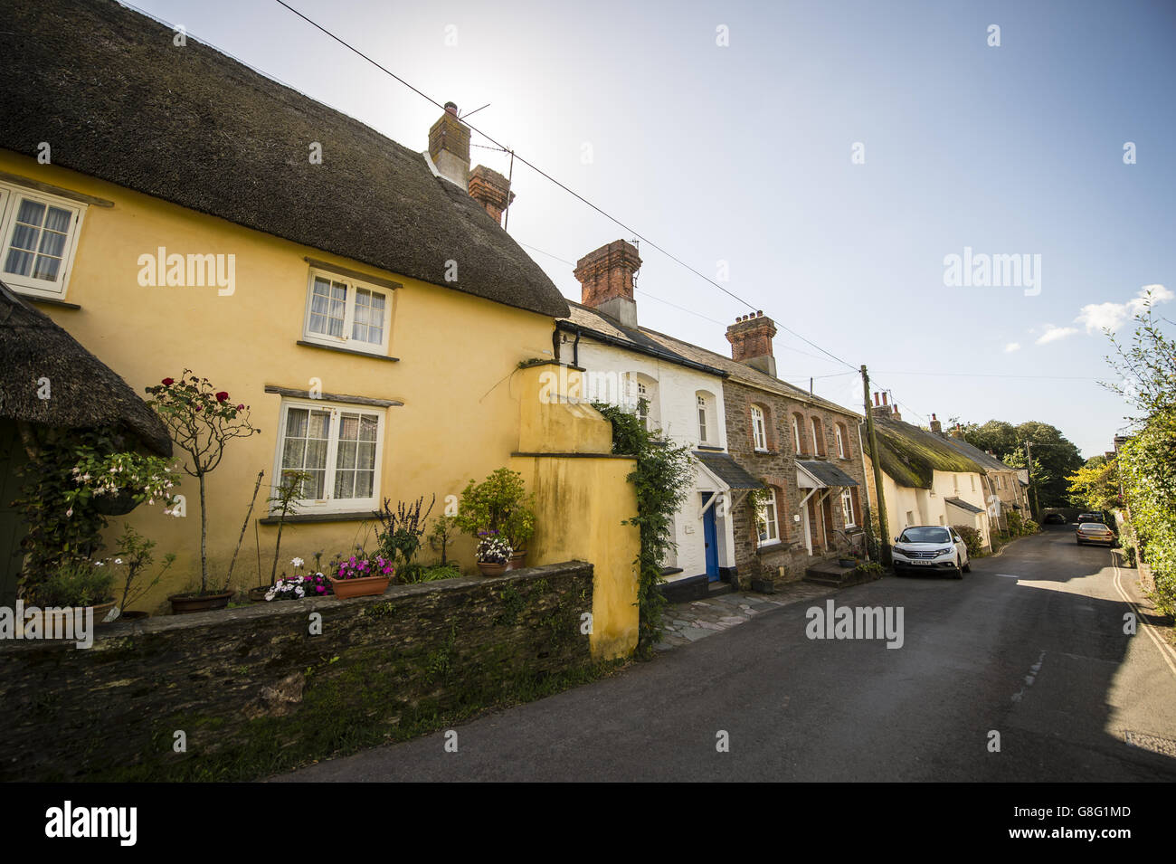 Ferienhäuser im Dorf Thurlestone, Devon. DRÜCKEN Sie VERBANDSFOTO. Bilddatum: 26. September 2015. Bildnachweis sollte lauten: Ben Birchall Stockfoto