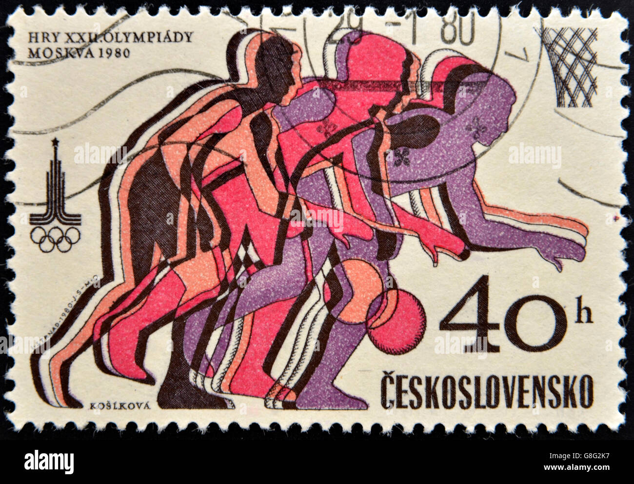Tschechoslowakei - CIRCA 1980: Eine Briefmarke gedruckt in Tschechoslowakei zeigt Basketball, ca. 1980 Stockfoto