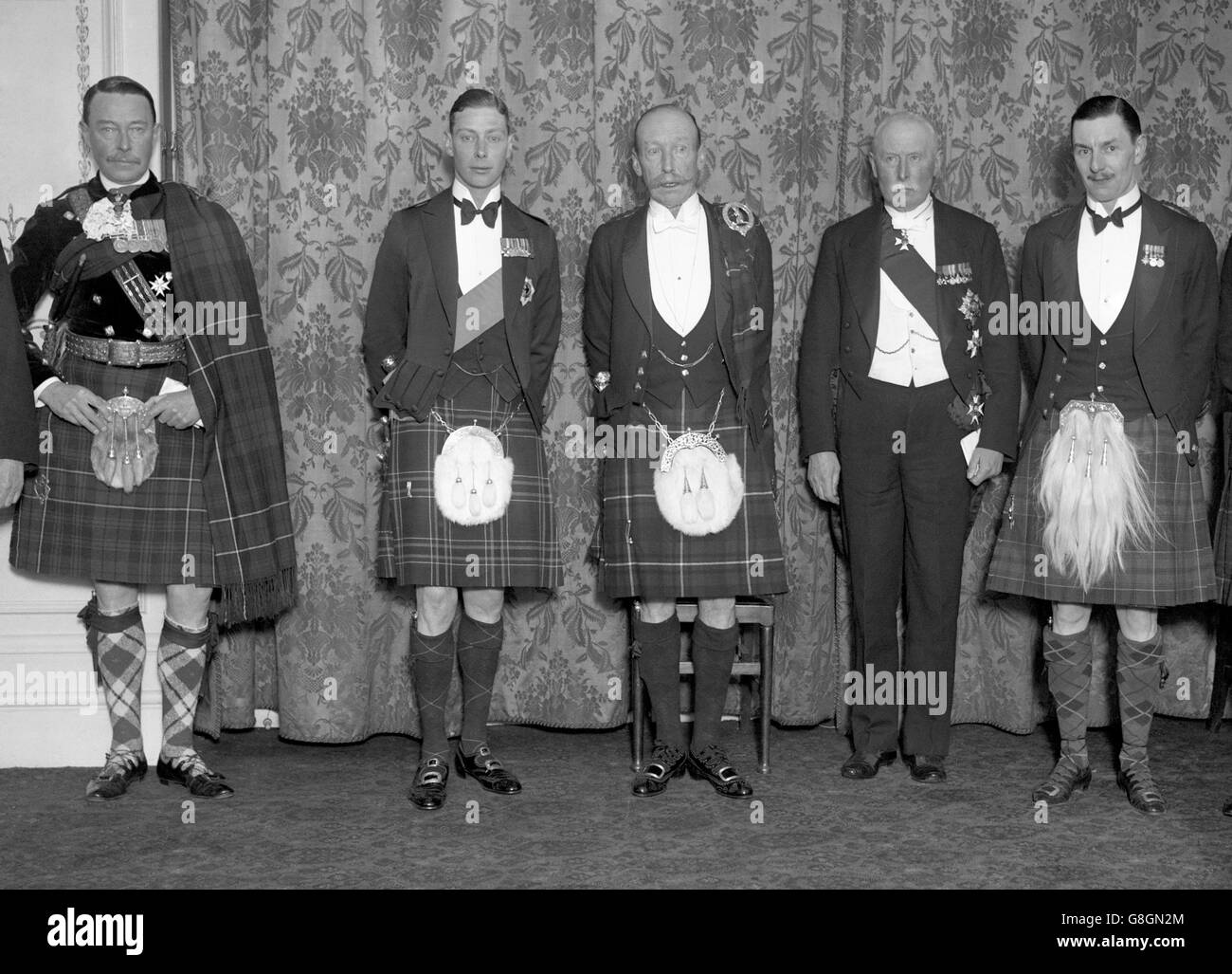 Der Herzog von York im Bild bei der Highland Society of London. (l-r) Major Colin Macrae, der Herzog von York, Sir James MacGregor, Sir Henry Mackinnon und Kapitän JM Lean Grant, Ehrensekretär der Highland Society of London. Stockfoto