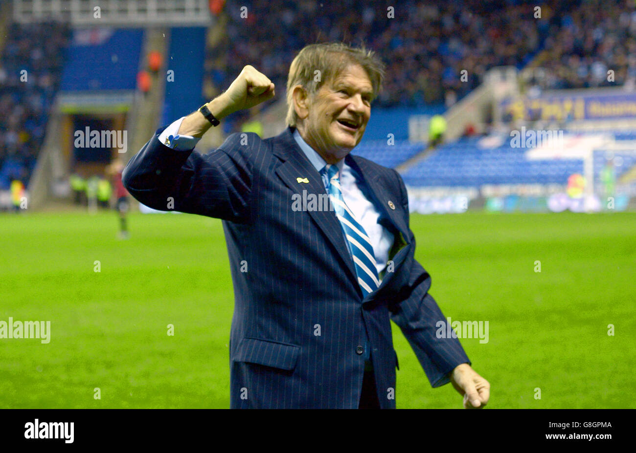 Reading V Queens Park Rangers - Sky Bet Championship - Madejski Stadium. Lesung des Co-Vorsitzenden Sir John Madejski auf dem Platz. Stockfoto