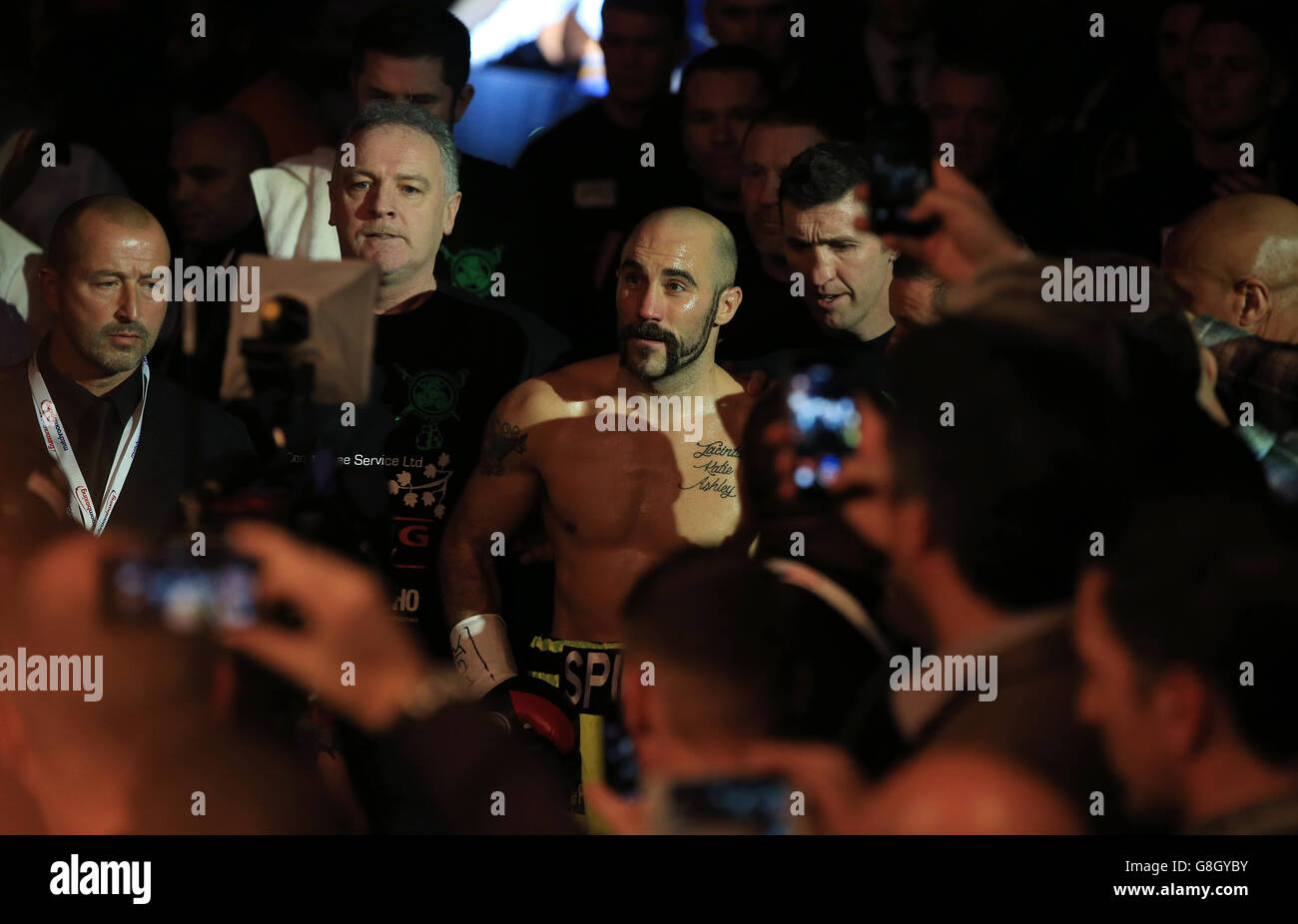 Gary O'Sullivan macht sich auf den Weg zum Middleweight-Kampf in der O2 Arena, London. Stockfoto