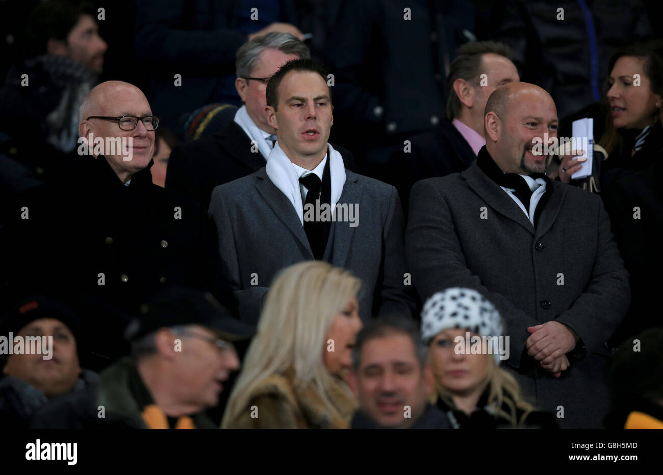 Hull City gegen Derby County - Sky Bet Championship - KC Stadium. Derby County Eigentümer Mel Morris (links) und Chief Executive Sam Rush (rechts) Stockfoto