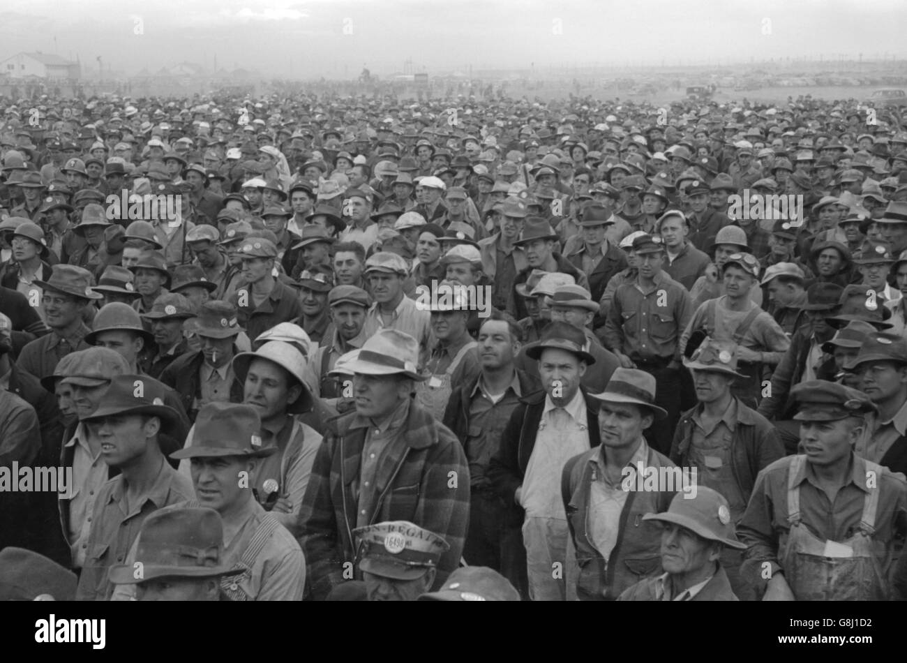 Masse der Arbeiter Umatilla Ordnance Depot, Hermiston, Oregon, USA, Russell Lee, September 1942 Stockfoto