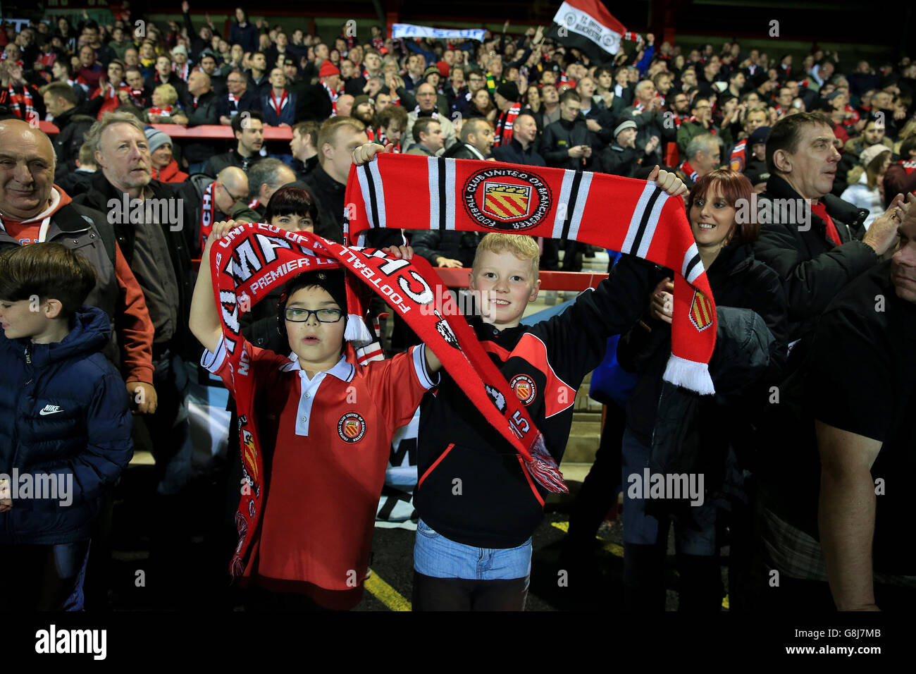 Eine allgemeine Ansicht des FC United der Manchester-Fans in Die Tribünen Stockfoto