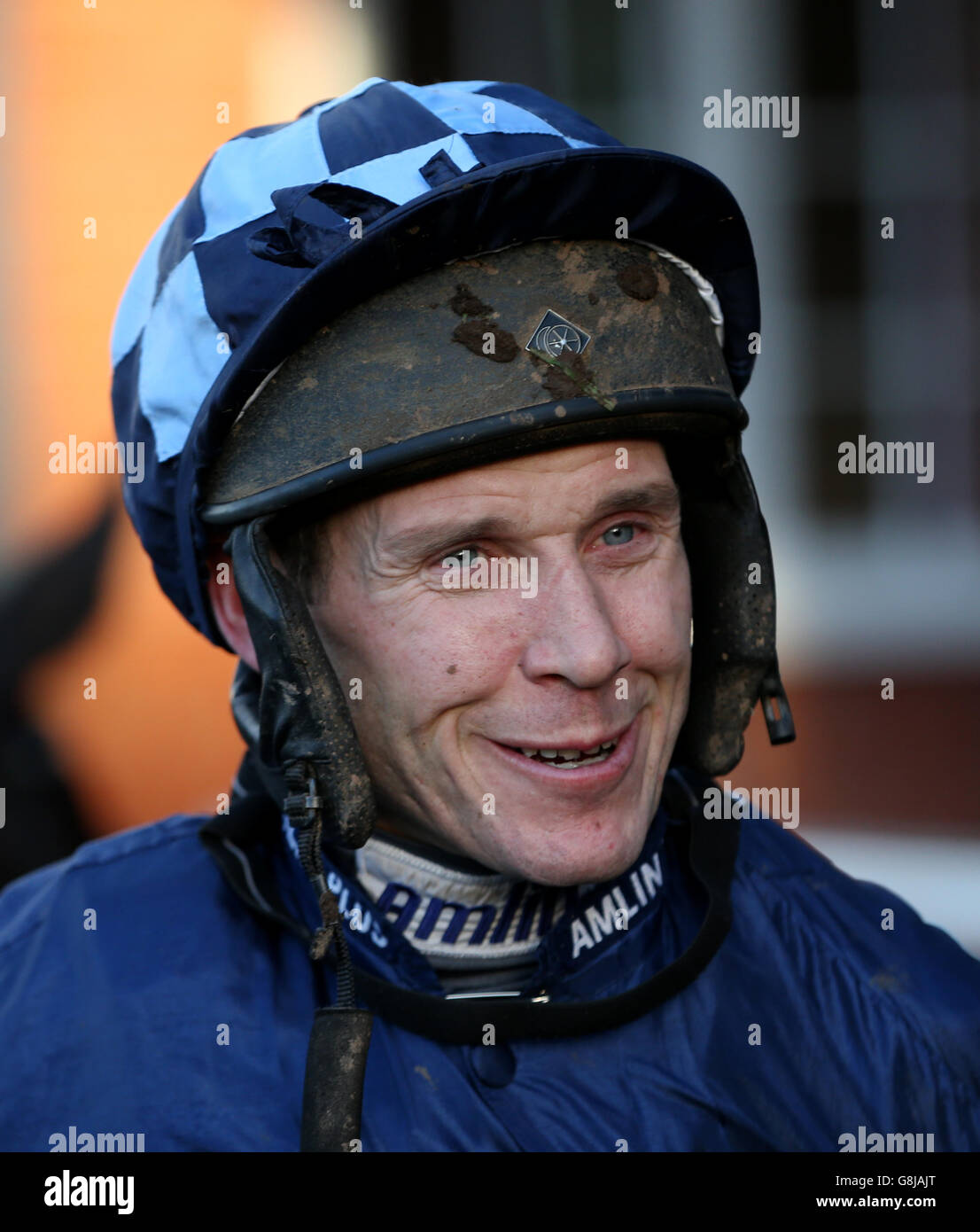 Richard Johnson nach dem Gewinn des Racing UK Winter Season Ticket Novices' Steeple Chase auf der Ludlow Racecourse, Shropshire. Stockfoto