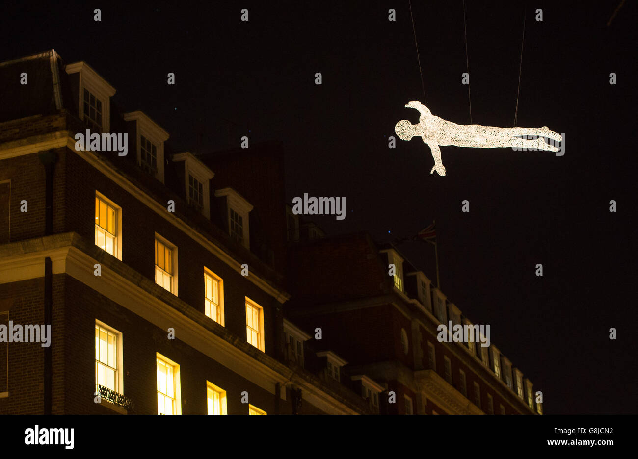 Im Rahmen des Lumiere London Light Festivals am St James' Square, London, erwartet Sie das „Le Borgne“. Stockfoto