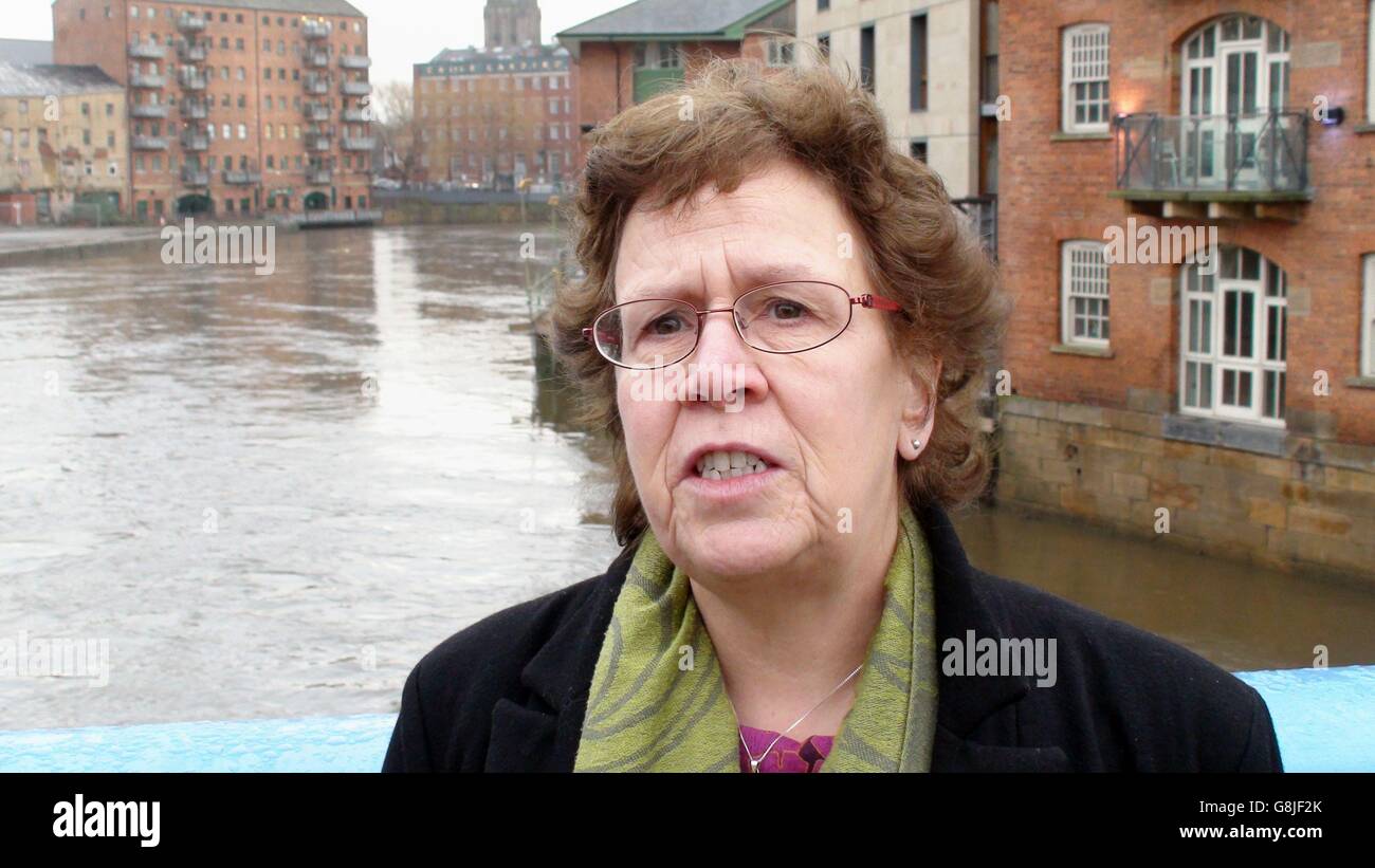 Die Vorsitzende des Stadtrats von Leeds, Ratsmitglied Judith Blake, sprach im Gespräch mit der River Aire in Leeds, die sagte, die Regierung müsse jetzt handeln, um das, was sie als Nord-Süd-Lücke zur Unterstützung von Präventionsprogrammen betrachtet, zu stoppen. Stockfoto