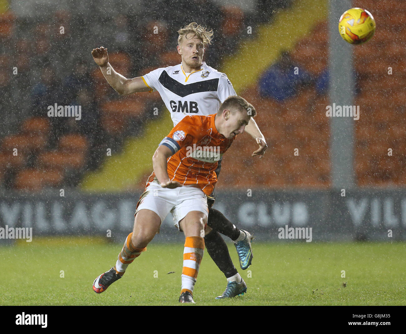 Blackpools david ferguson right und port vales ajay leitch smith -Fotos ...