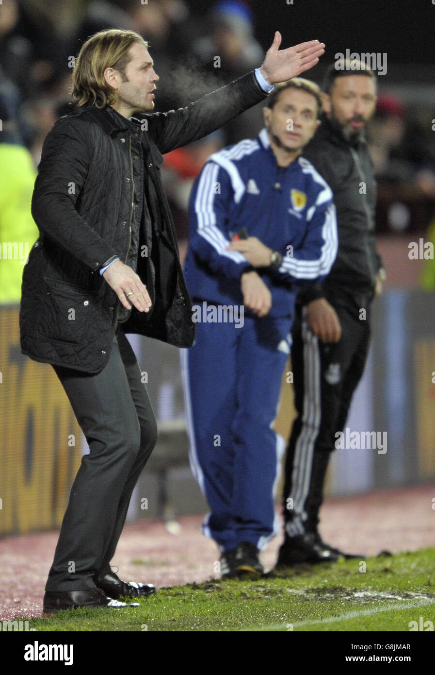 Hearts-Manager Robbie Neilson ruft beim Scottish Cup Fourth Round Match im Tynecastle Stadium, Edinburgh, Anweisungen aus dem technischen Bereich. Stockfoto