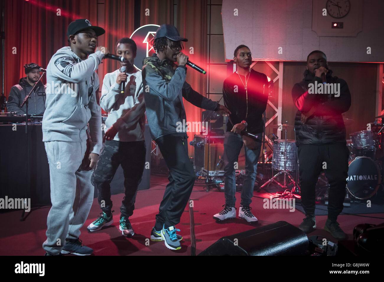 Das Future Festival von Radio 1. Section Boyz auf der Bühne während des Future Festivals von Radio 1 in den Maida-Bal-Studios, London. Stockfoto