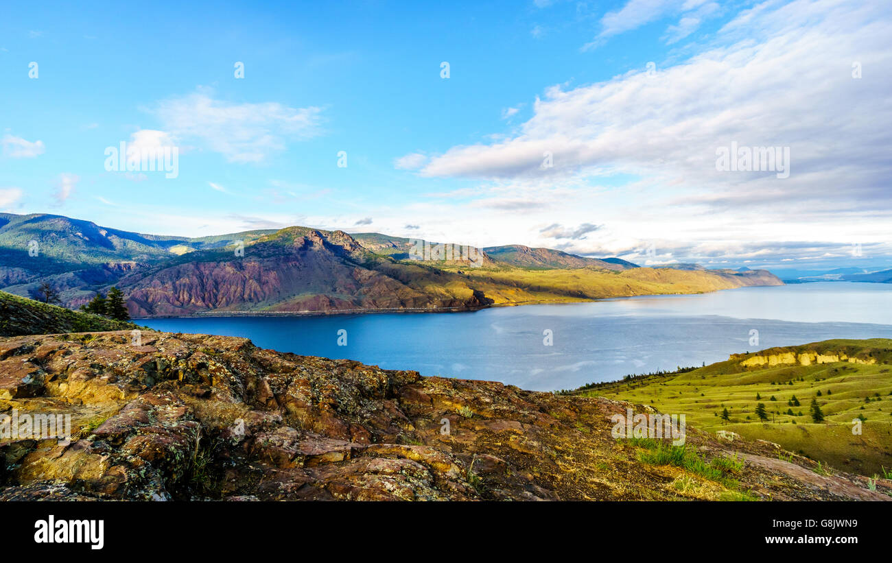 Sonnenuntergang über Kamloops Lake entlang der Trans Canada Highway in British Columbia, Kanada Stockfoto