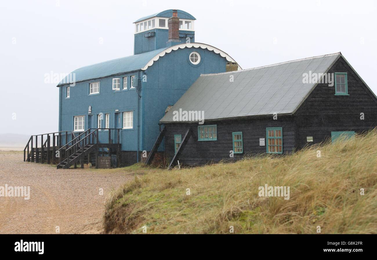 Das Gebäude des National Trust in Blakeney Point in Norfolk, wie die Zähler an Englands größter Graurobben-Brutstätte sagen, dass es Kapazität erreicht haben könnte, was zur Schaffung neuer Kolonien weiter unten an der Küste führt. Stockfoto