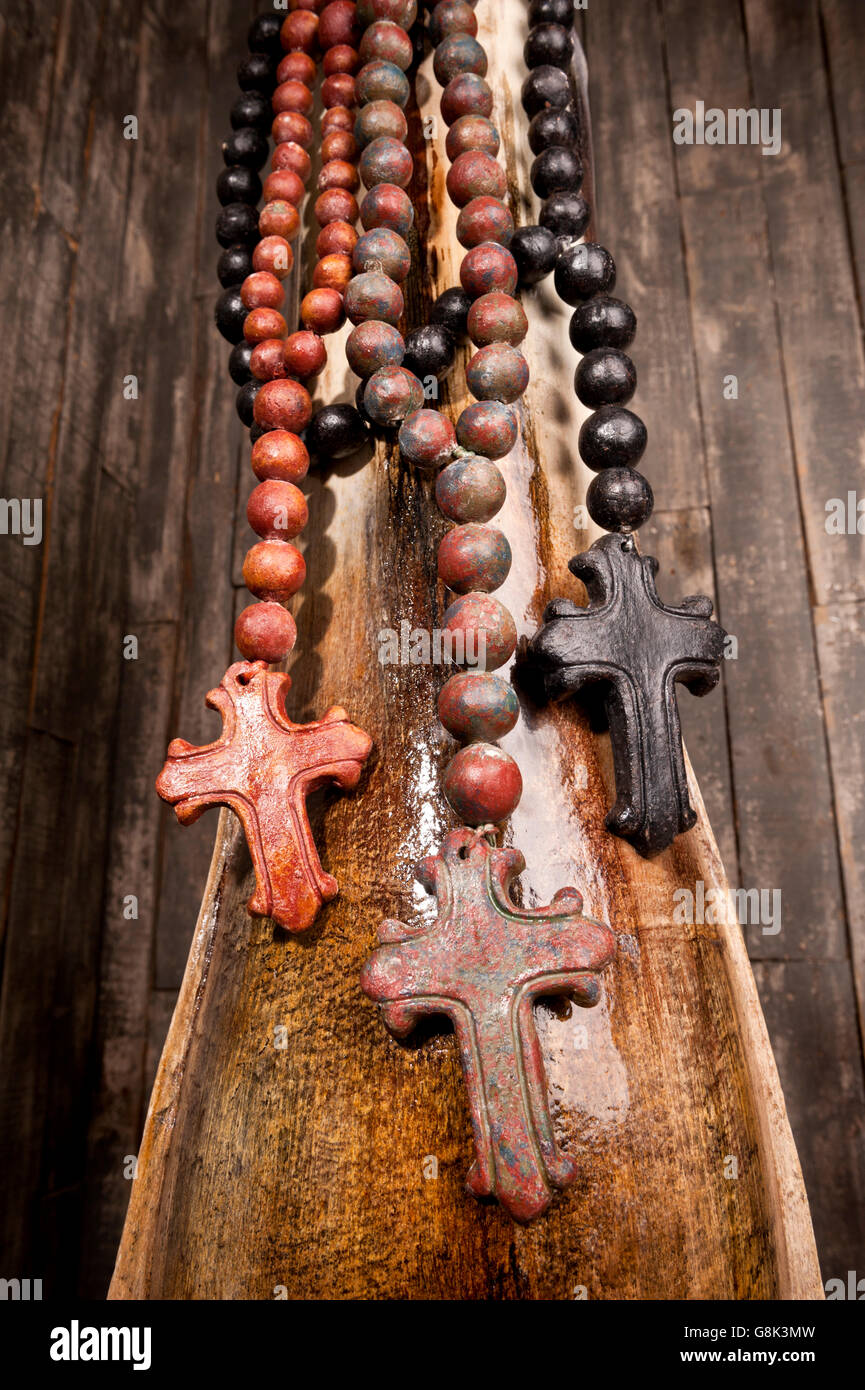 Christentum Kreuz Rosenkranz Gebetskette, Lizenzfreies Bild fmy-j3g
