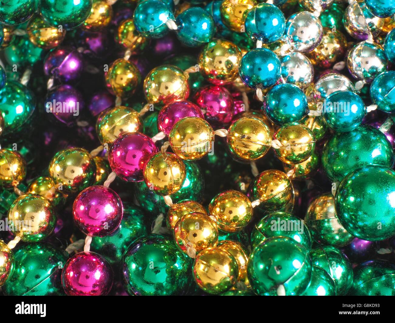 Makro-Fotografie von Karneval Perlen gesammelt an verschiedenen Paraden! Stockfoto