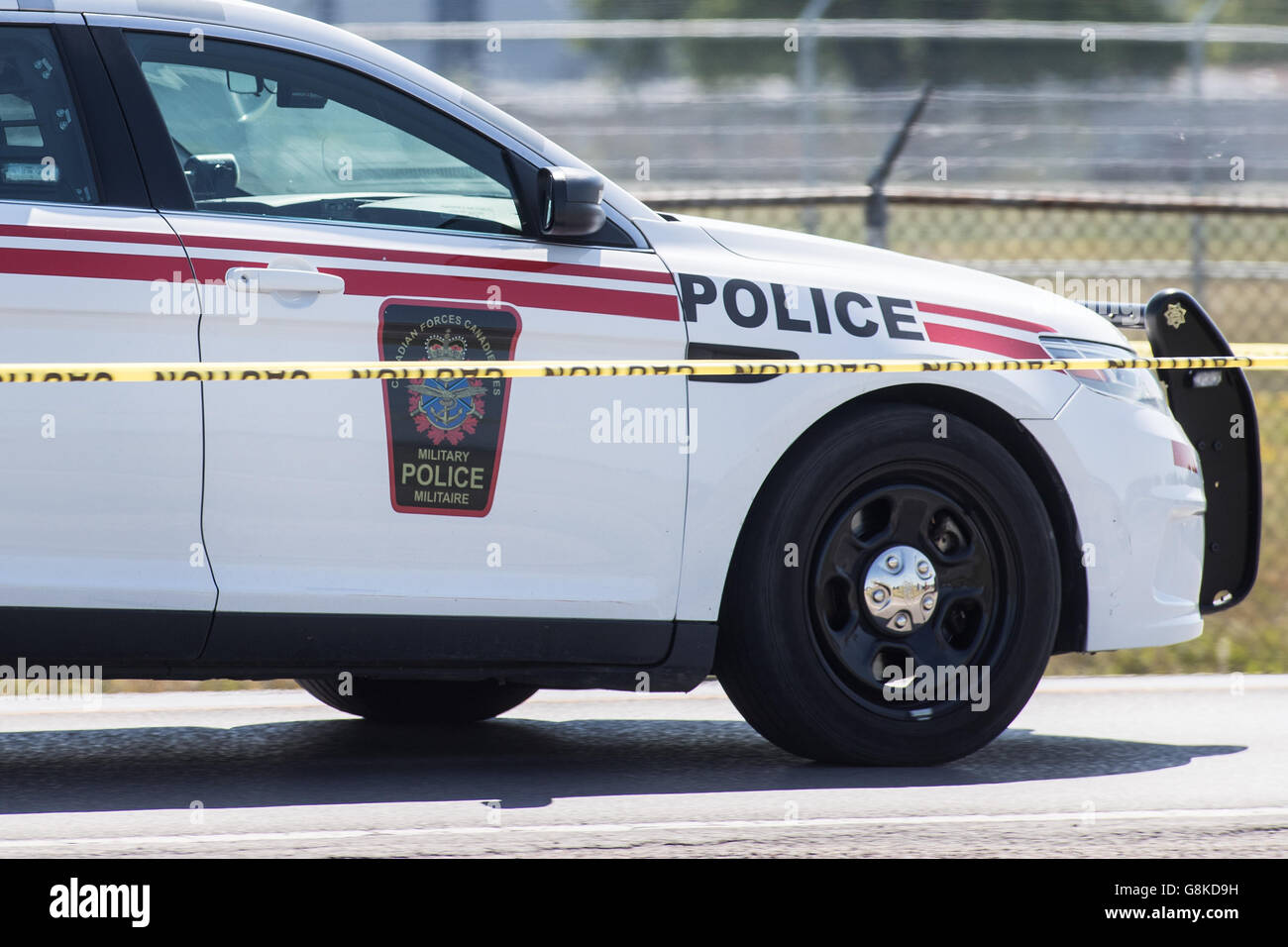 Eine Militärpolizei-Laufwerke in der Nähe von CFB Trenton am 24. Juni 2016. Stockfoto