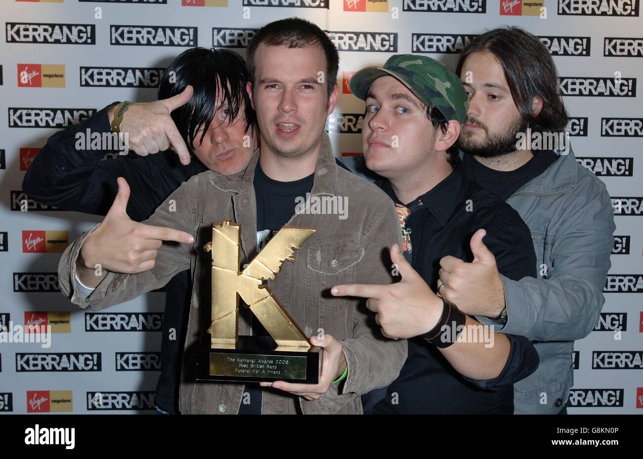 Begräbnis für einen Freund zeigen ihre Auszeichnung als beste britische Band bei den Kerrang! Awards, Donnerstag, 25. August 2005, statt in der Brauerei im Zentrum von London. PRESSEVERBAND Foto. Bildnachweis sollte lauten: Steve Parsons/PA Stockfoto