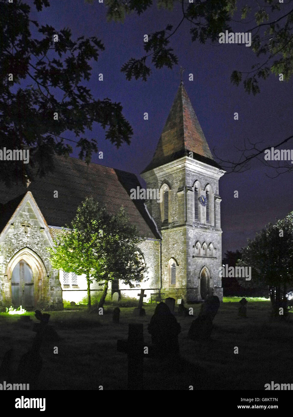 Die Pfarrkirche der Heiligen Dreifaltigkeit in das Dorf Duncton, West Sussex. Stockfoto
