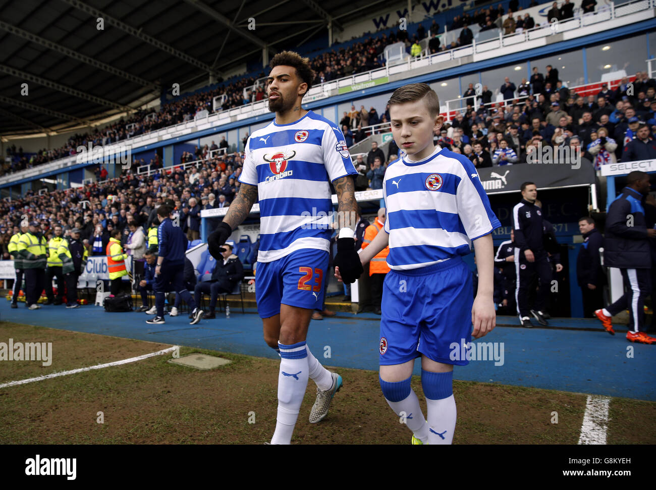 Lesung gegen Sheffield Mittwoch - Sky Bet Championship - Madejski Stadium. Danny Williams von Reading geht vor dem Spiel aus Stockfoto