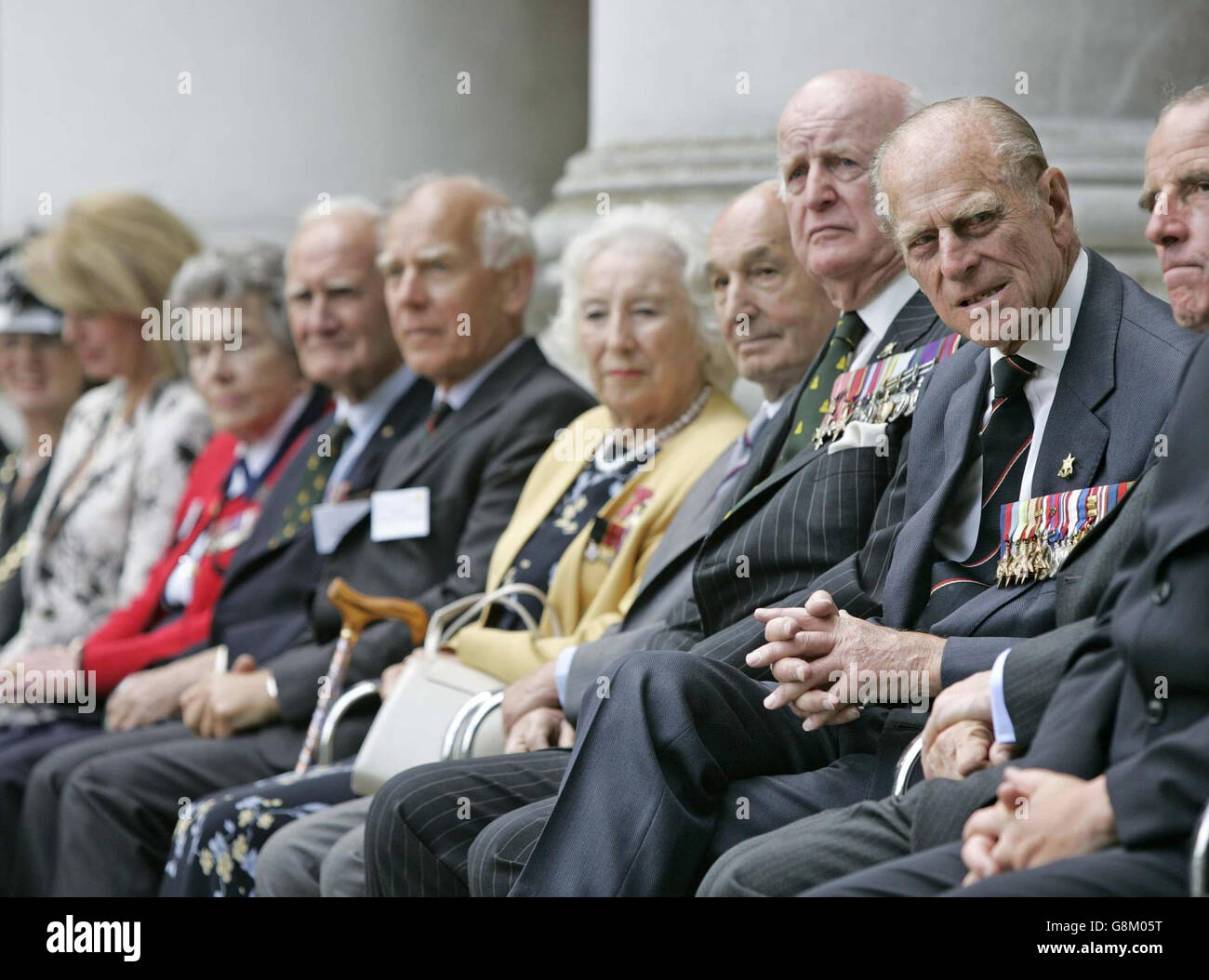 Der Herzog von Edinburgh (2. Von rechts) während eines Dienstes. Stockfoto