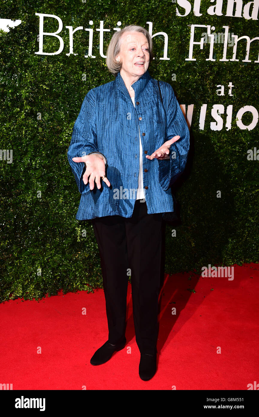 Dame Maggie Smith nimmt an den London Evening Standard British Film Awards 2016 im Television Centre, White City, London, Teil. DRÜCKEN SIE VERBANDSFOTO. Bilddatum: Sonntag, 7. Februar 2016. Siehe PA Story SHOWBIZ ESFilmAwards. Das Foto sollte lauten: Ian West/PA Wire Stockfoto