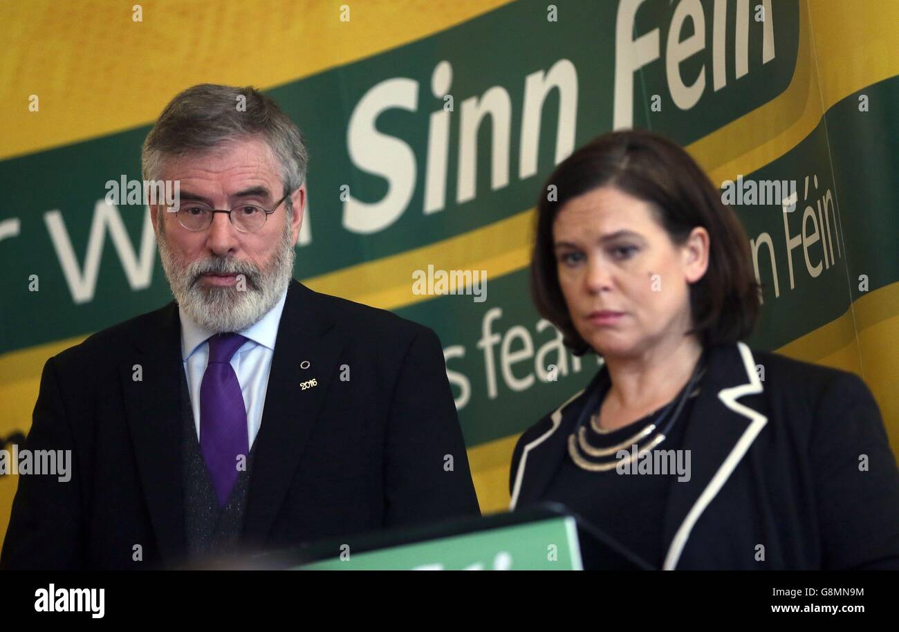 Sinn Fein's Gerry Adams und Mary Lou McDonald sprechen auf einer Pressekonferenz im Wynns Hotel in Dublin. Stockfoto