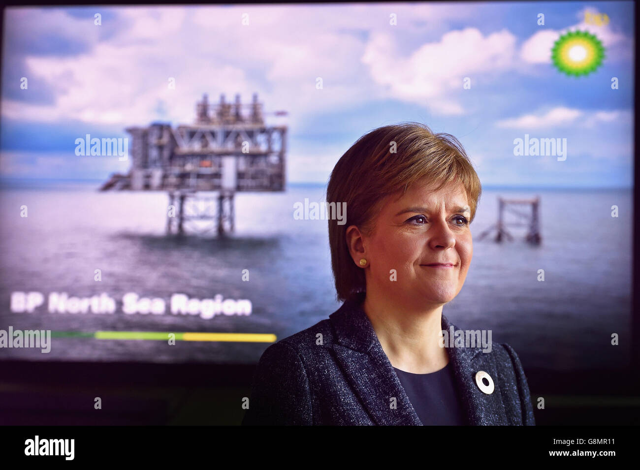 Erste Ministerin Nicola Sturgeon bei einem Besuch im BP-Hauptquartier in Aberdeen, Schottland, als sie eine zusätzliche &ACIRC;&pound;24.5 Millionen Unterstützung für die Öl- und Gasindustrie angekündigt hat. Stockfoto