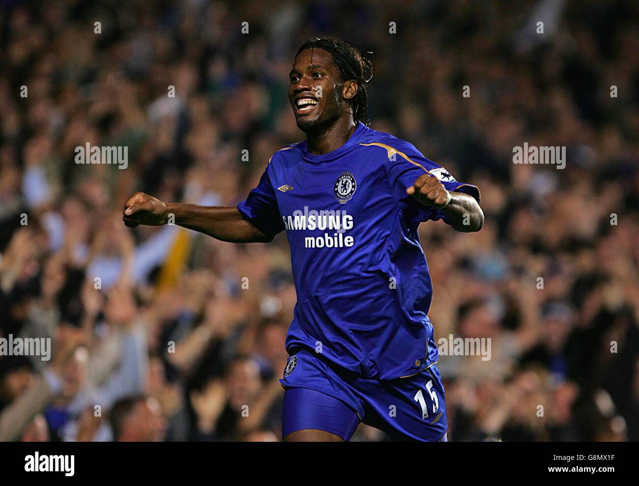 Fußball - FA Barclays Premiership - Chelsea / West Bromwich Albion - Stamford Bridge. Chelsea's Didier Drogba feiert das 3. Tor des Spiels. Stockfoto