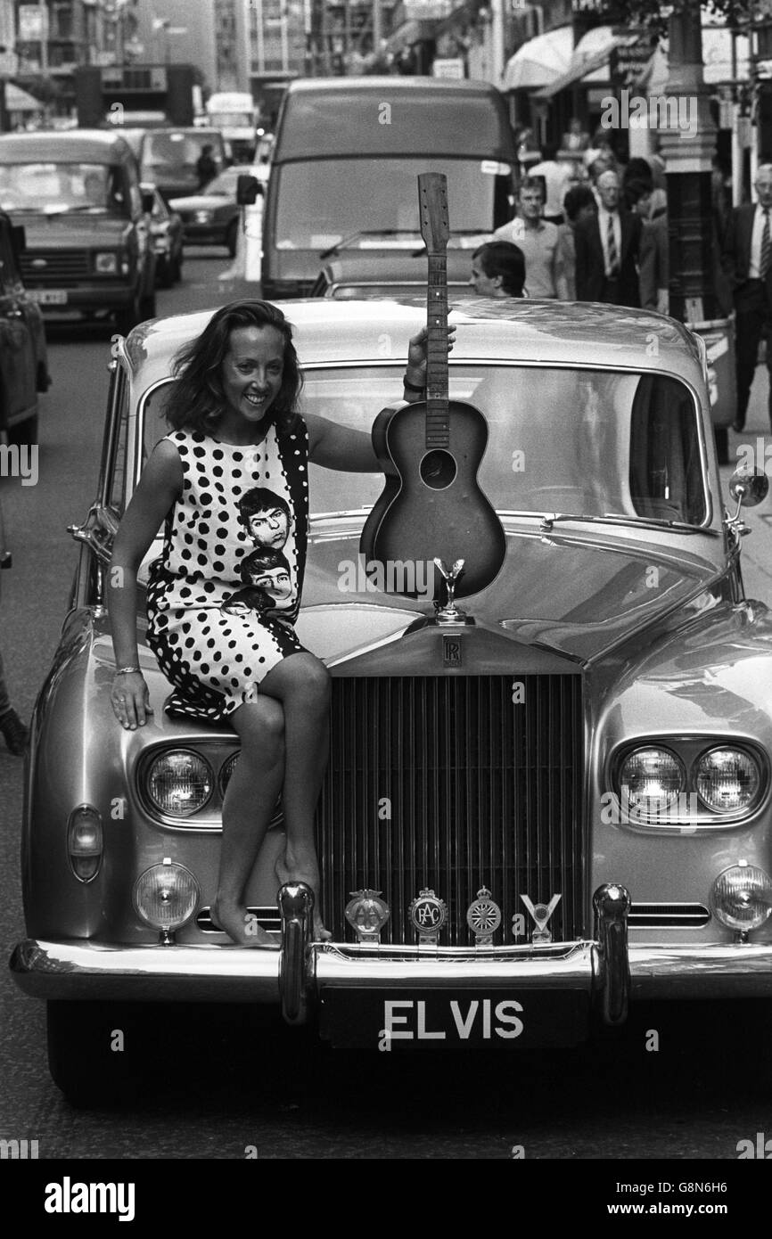 Susu Robinson - Elvis Presley und den Beatles Memorabilia Verkauf - London Stockfoto