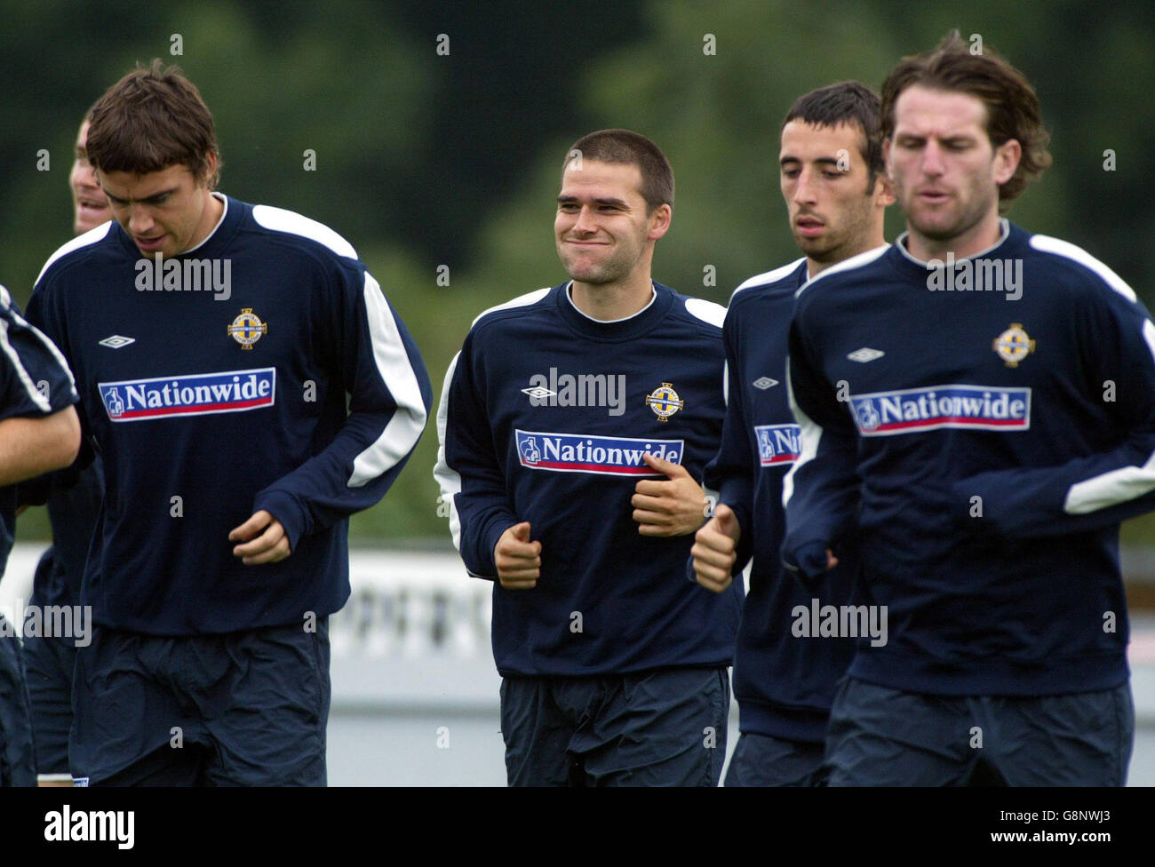 Der nordirische David Healy (C) während einer Trainingseinheit in Belfast, Montag, 5. September 2005. Nordirland wird am Mittwoch in einer WM-Qualifikation England spielen. DRÜCKEN Sie VERBANDSFOTO. Bildnachweis sollte lauten: Paul Faith / PA. Stockfoto