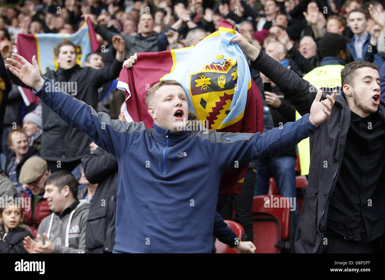 Huddersfield Town / Burnley - Sky Bet Championship - John Smith's Stadium. Burnley-Fans auf den Tribünen während des Spiels. Stockfoto