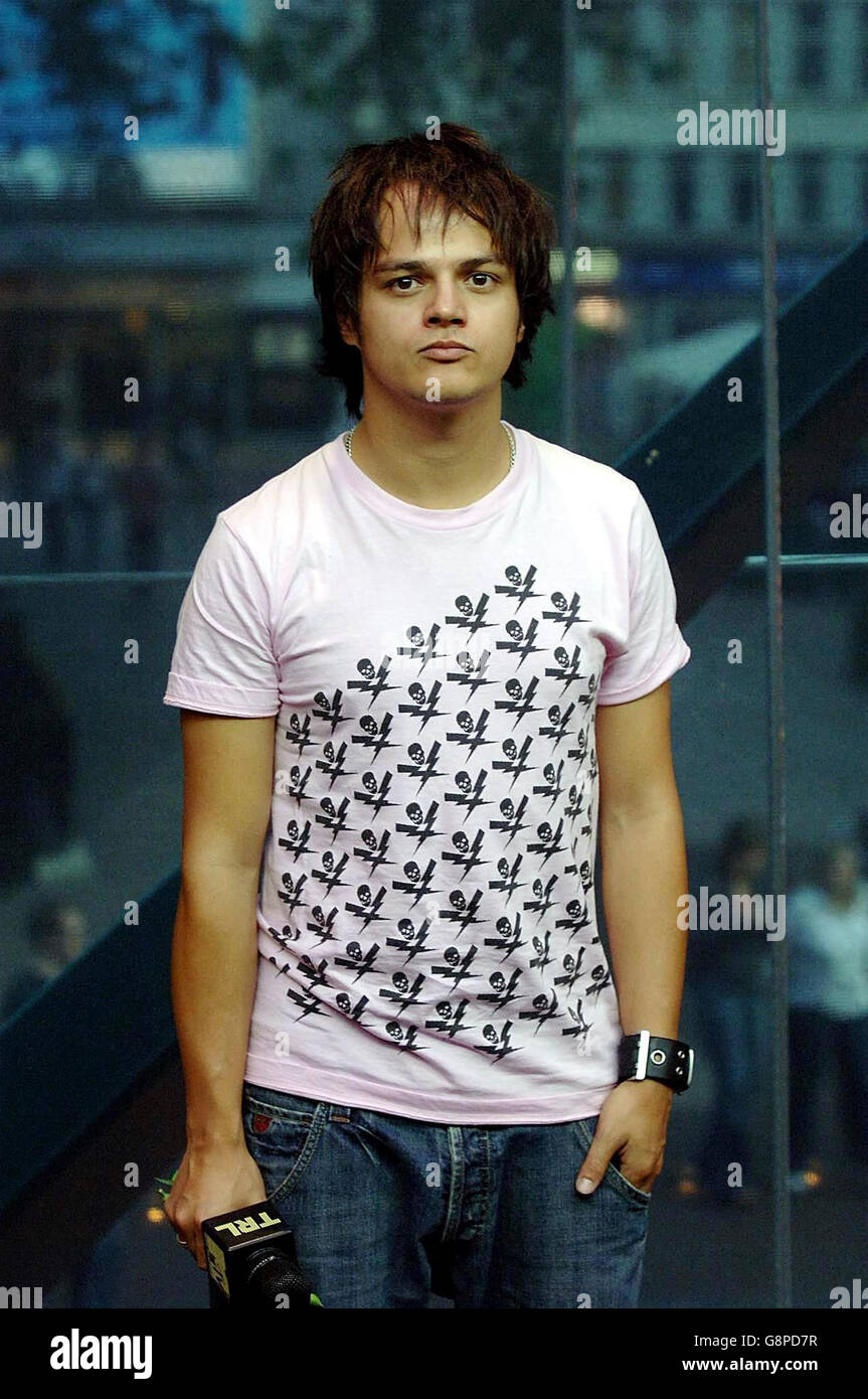 Jamie Cullum erscheint auf MTV's Total Requst Live Show Donnerstag, 8. September 2005, in Leicester Square, Central London. DRÜCKEN Sie VERBANDSFOTO. Bildnachweis sollte lauten: Steve Parsons/PA Stockfoto