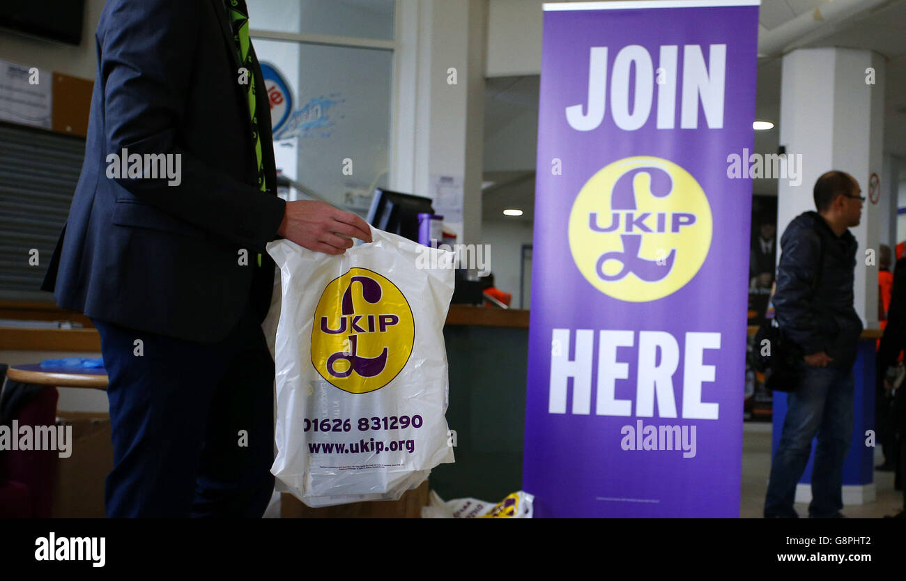 Die Delegierten nehmen an der UKIP-Frühjahrstagung in Llandudno, Nordwales, Teil. Stockfoto