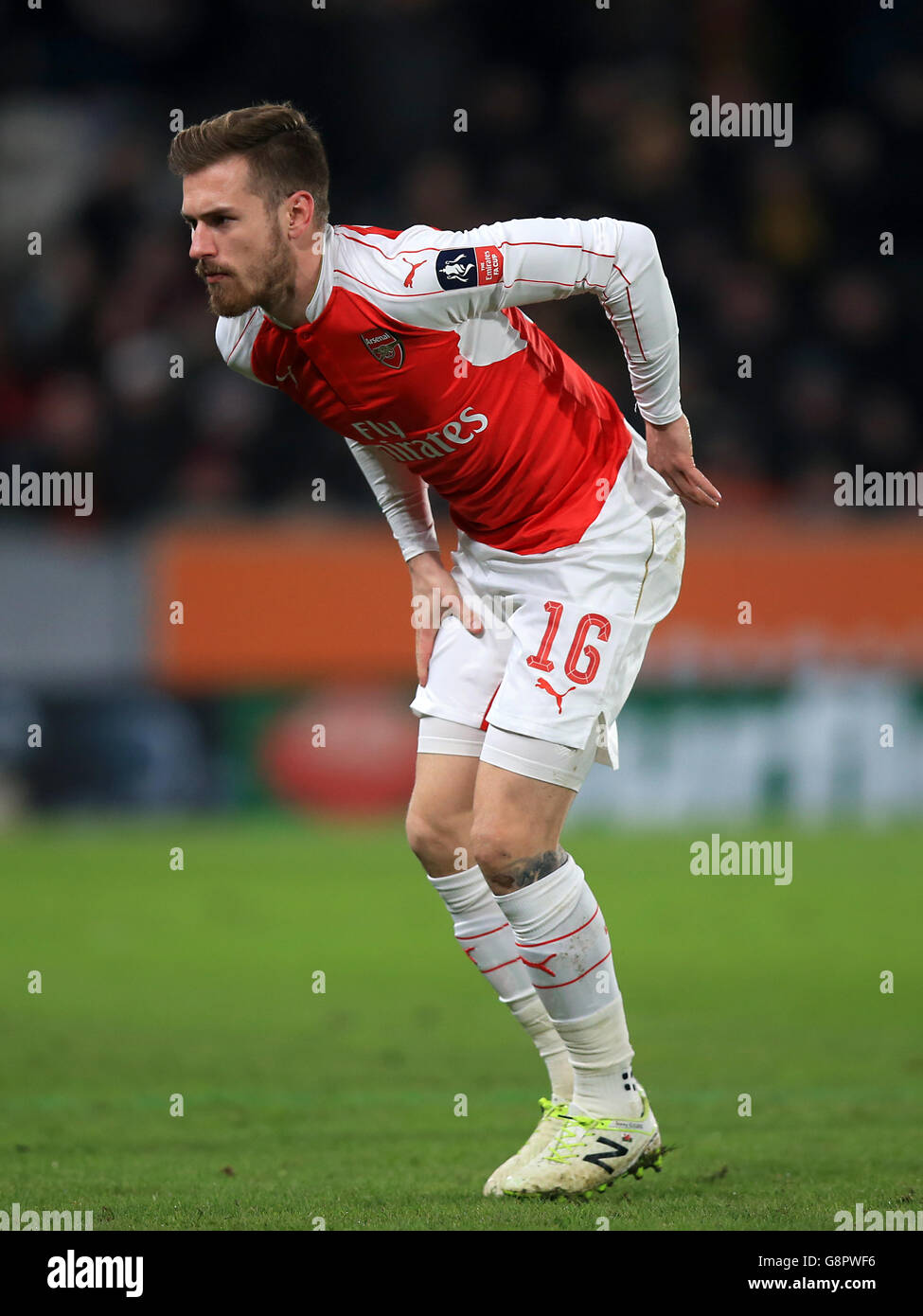 Aaron Ramsey von Arsenal ist beim fünften Replay-Spiel des FA Cup im KC Stadium, Hull, mit einer Verletzung am Ziel. DRÜCKEN SIE VERBANDSFOTO. Bilddatum: Dienstag, 8. März 2016. Siehe PA Story SOCCER Hull. Bildnachweis sollte lauten: Mike Egerton/PA Wire. Stockfoto