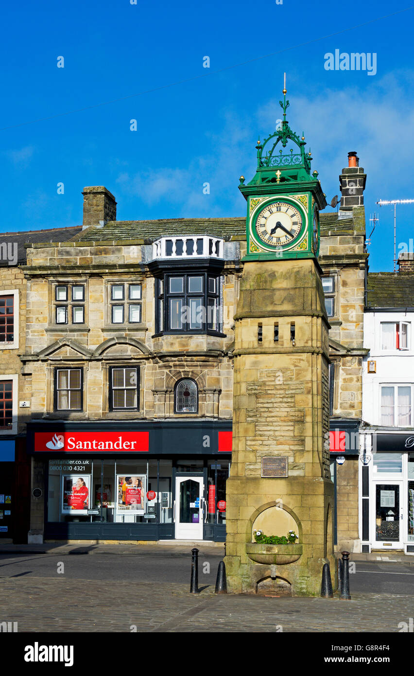 Der Uhrturm im Marktplatz, Otley, West Yorkshire, England UK Stockfoto