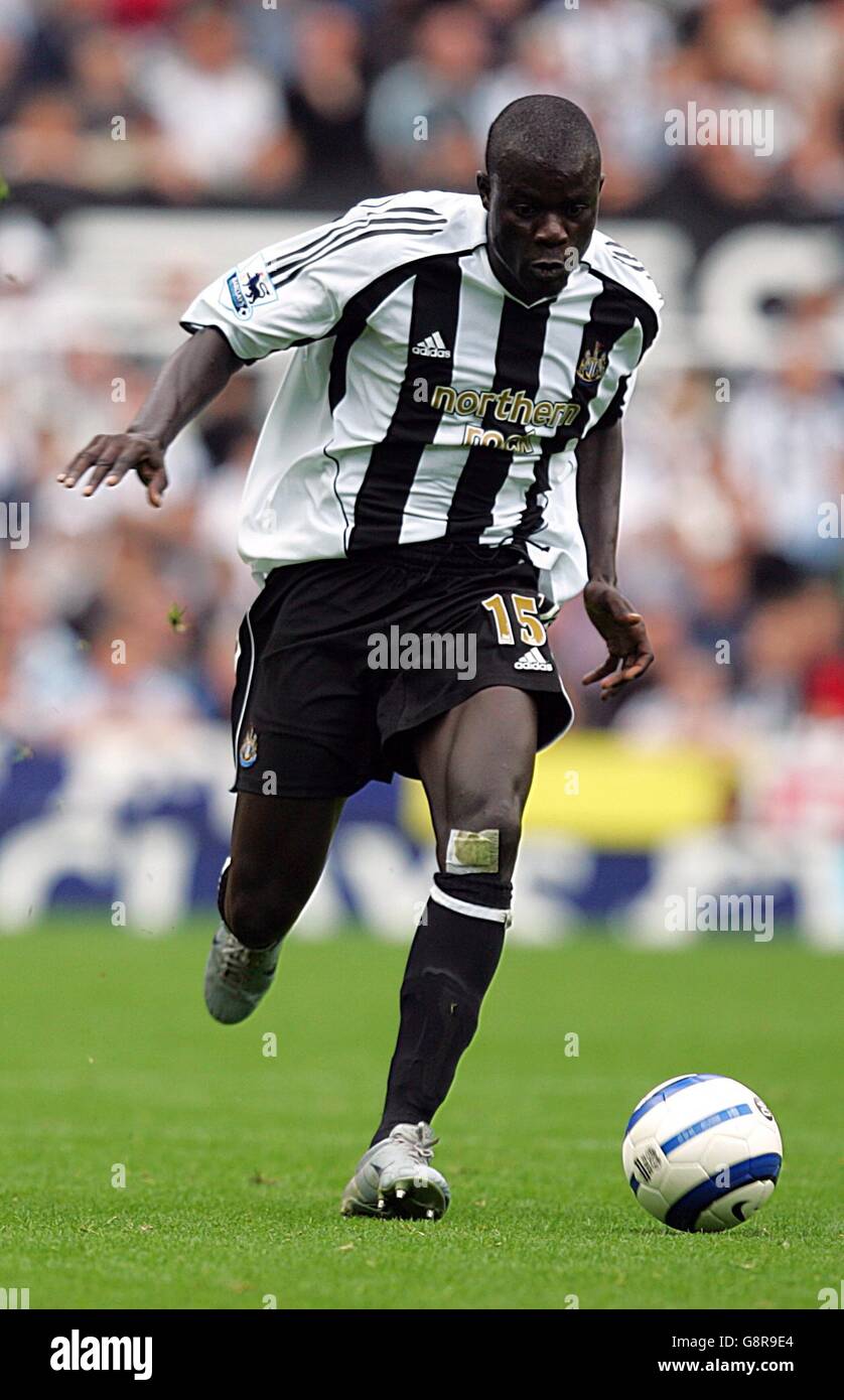 Fußball - FA Barclays Premiership - Newcastle United / Fulham - St James' Park. Amdy Aye, Newcastle United Stockfoto