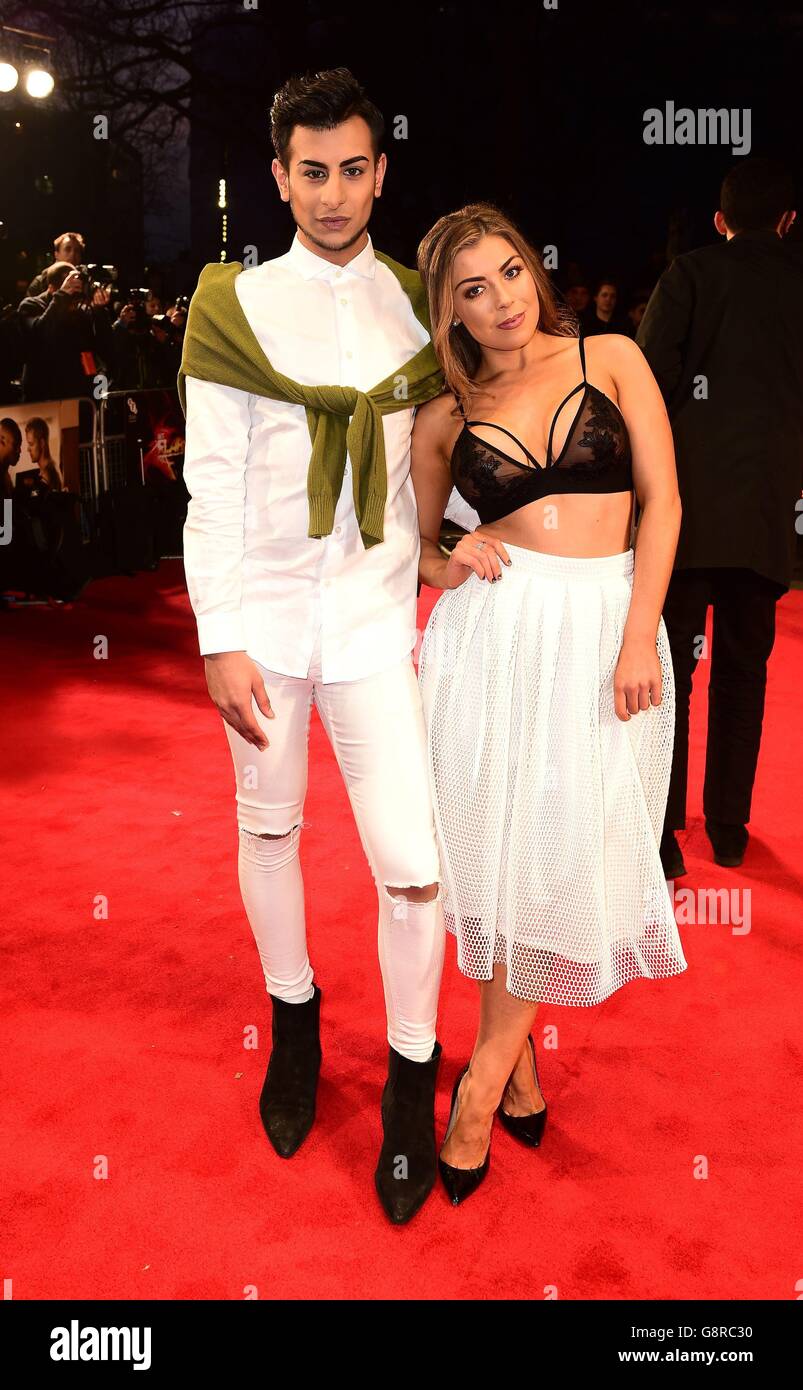 The Pass Weltpremiere - London. Junaid Ahmed und Abi Clarke bei der Premiere von The Pass im Odeon Leicester Sq, London. Stockfoto